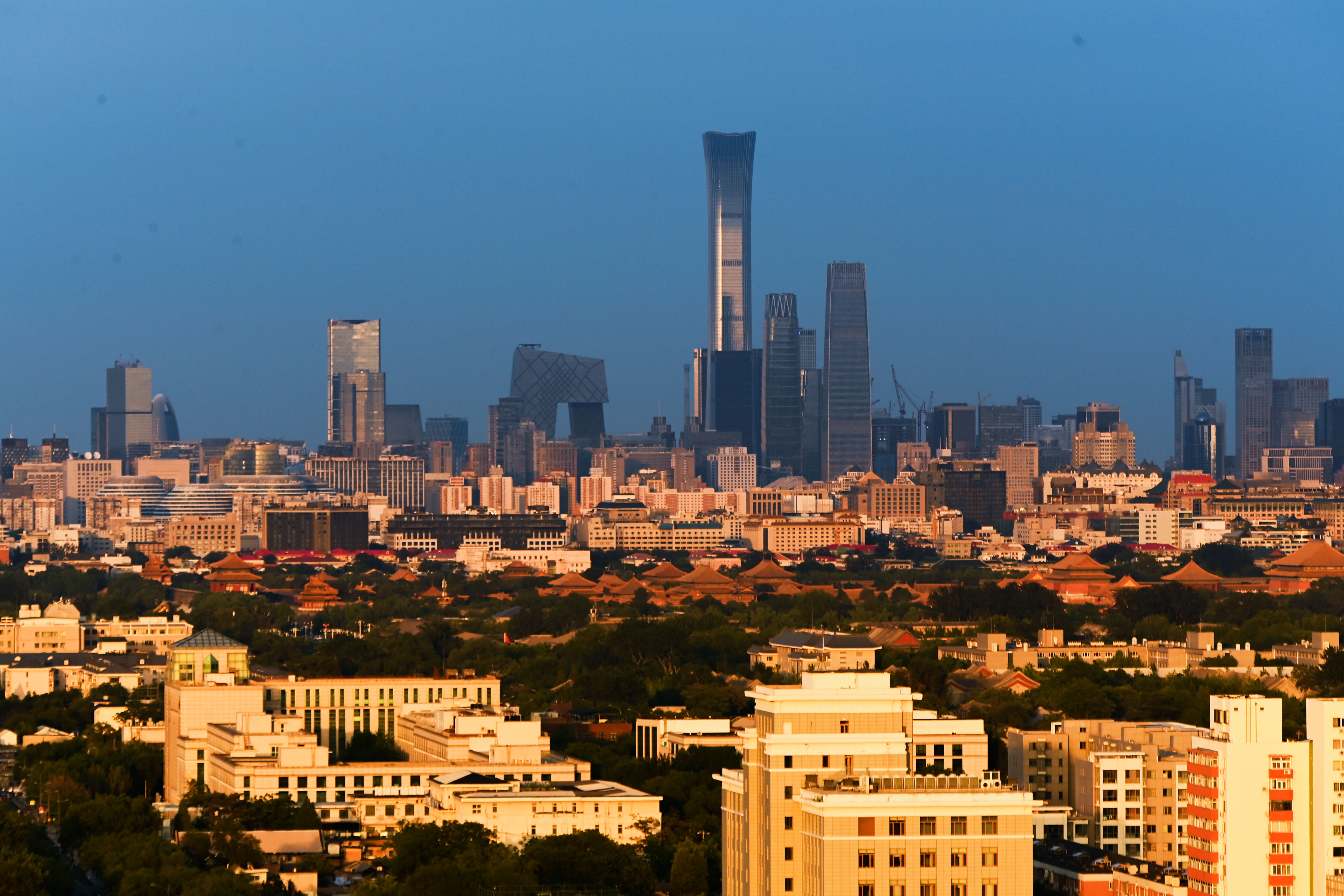 1725414247572428.jpg 2024年8月13日星期二办公室拍摄中国尊-4.jpg